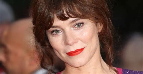 Anna Friel Nude Photos & Naked Sex Videos